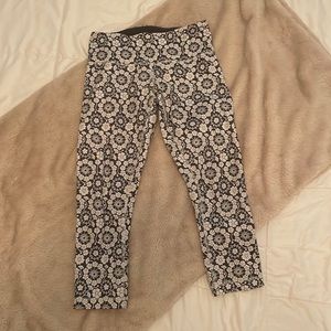 Lululemon patterned crop leggings